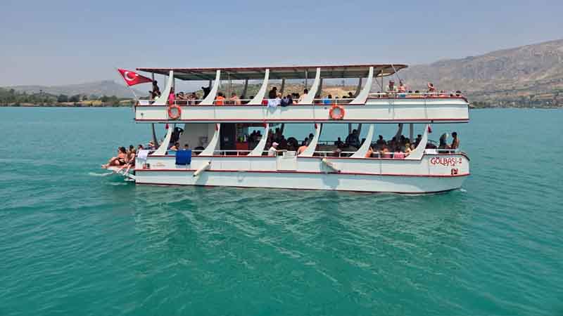 green lake boat trip in side