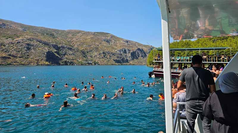 swimming breaks green canyon side